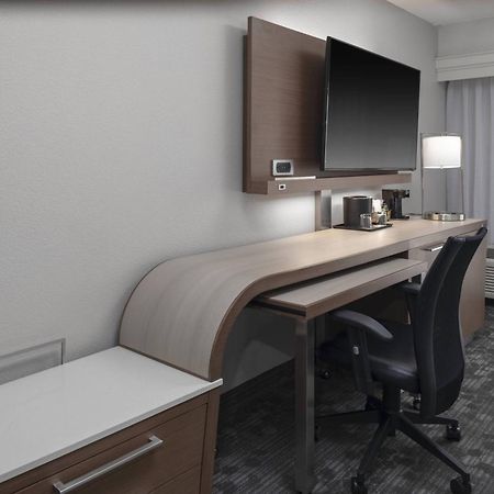 Готель Courtyard Indianapolis Northwest Екстер'єр фото