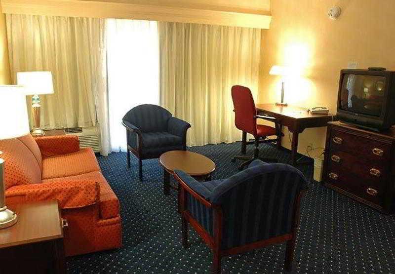 Готель Courtyard Indianapolis Northwest Номер фото
